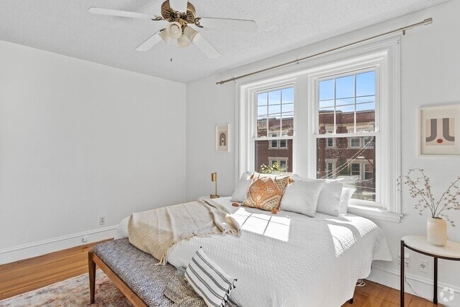 Building Photo - 359 Tappan St