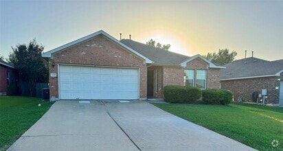 Building Photo - 227 Ashwood N