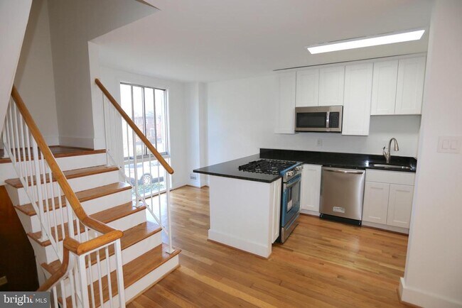 Foto del edificio - 861 3rd St NW