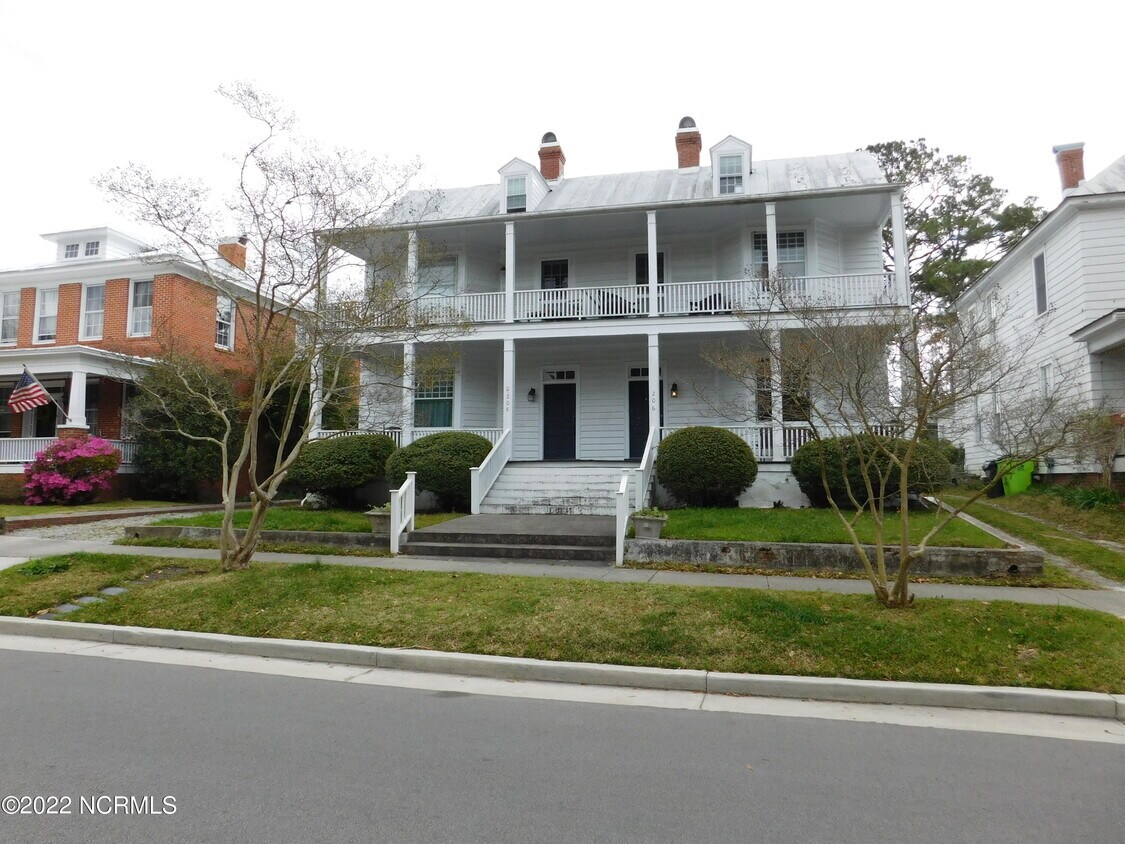 Primary Photo - 208 Metcalf St