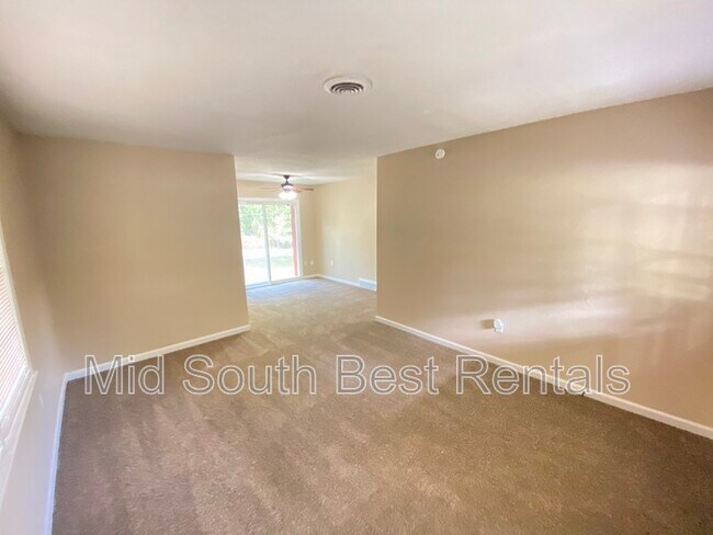 Foto del edificio - 3067 Rainier Dr