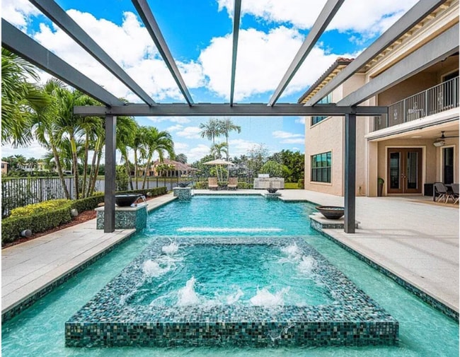 Building Photo - 17511 Cadena Dr