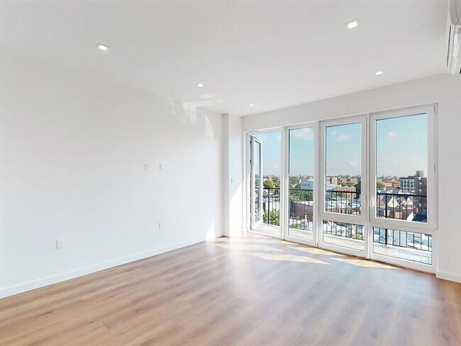Building Photo - Brooklyn beautiful home
