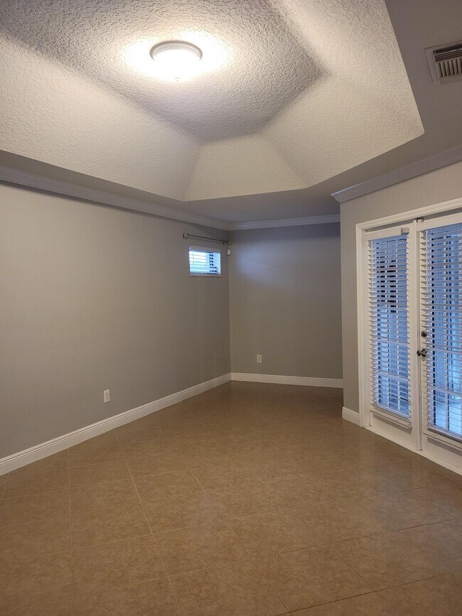 Foto del edificio - 464 SW Saginaw Ave