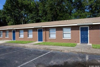 Building Photo - 3600 SW 23rd St