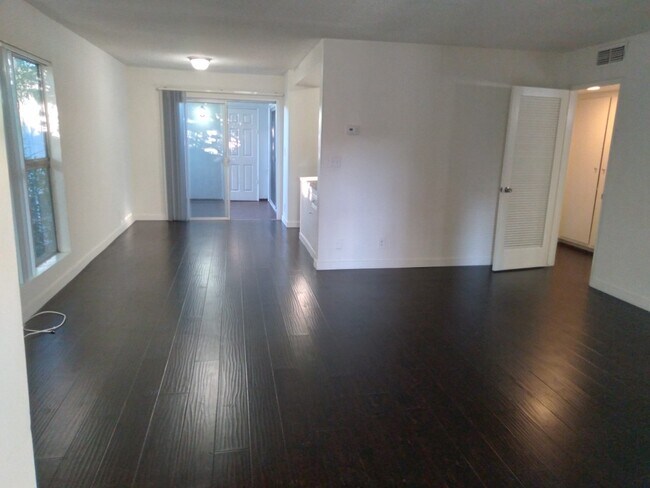 Foto del edificio - 20880 Ventura Blvd