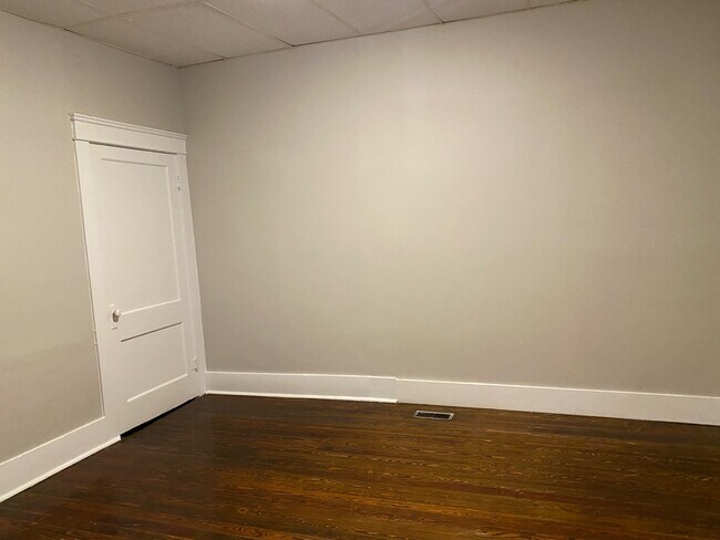 Building Photo - 317 Linden St