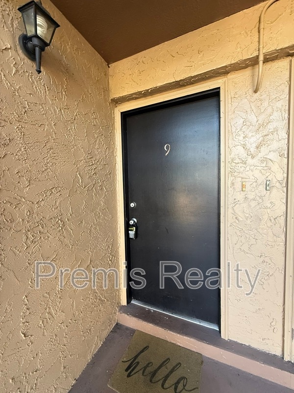 Foto del edificio - 1575 Greenlea Dr