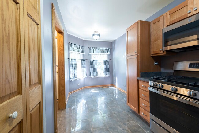 Building Photo - 754 Savannah Ln