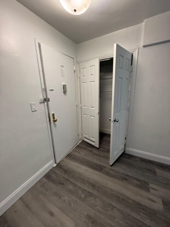 Foto del edificio - 2661 Marion Ave