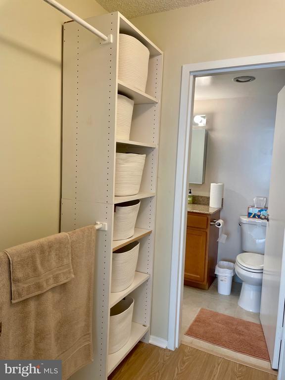 Foto del edificio - 5225 Pooks Hill Rd