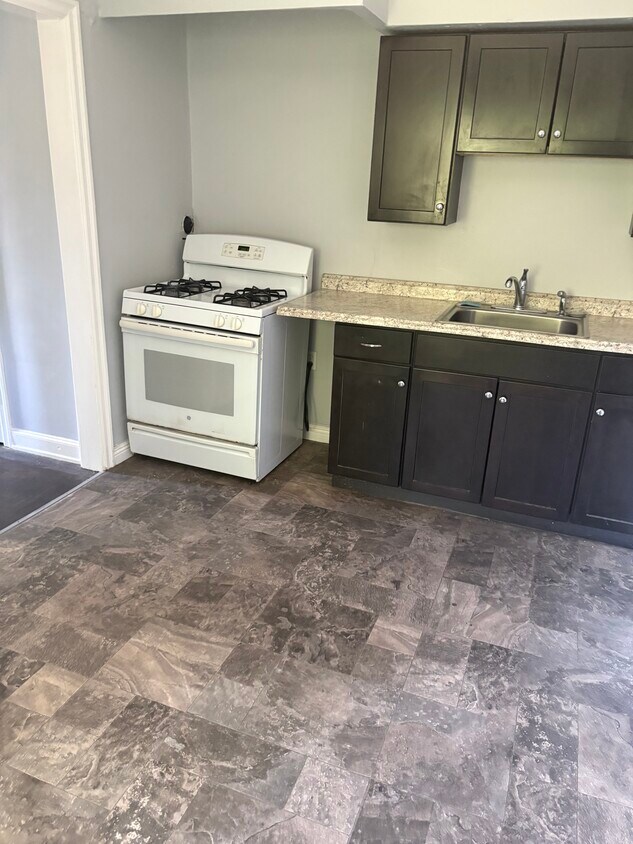 Foto principal - 6226 Kennedy Ave