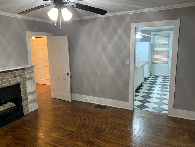 Building Photo - THREE BEDROOM HOME IN NEW BERLIN