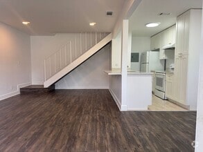 Building Photo - 807 Tiffany Dr W