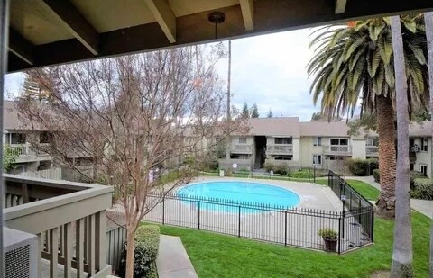 Foto del edificio - 2562 Walnut Blvd