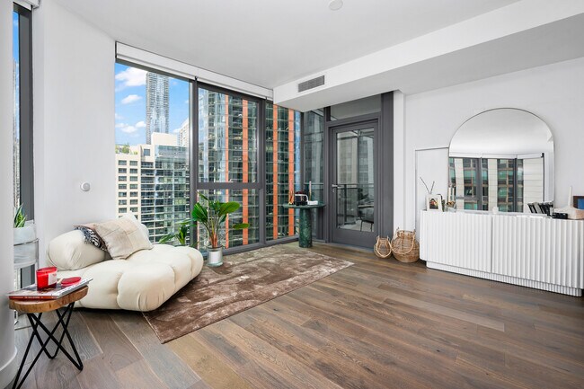 Foto del edificio - 211 N Harbor Dr