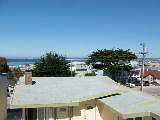 View - 845 Wave St