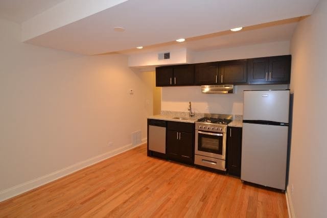 Building Photo - 4036.5 N Ashland Ave