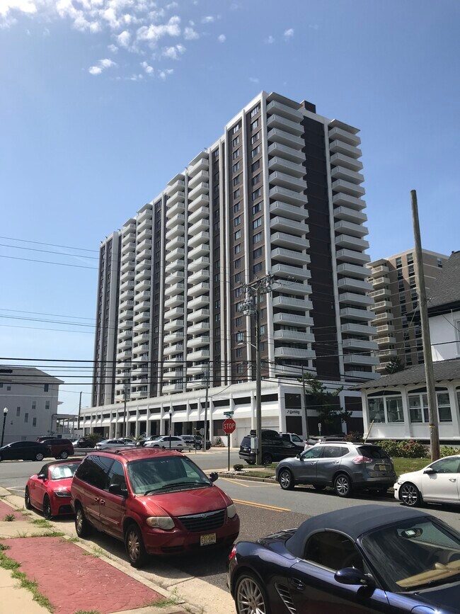 Foto del edificio - 100 S Berkley Sq