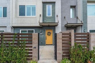 Building Photo - 14418 Plum Ln