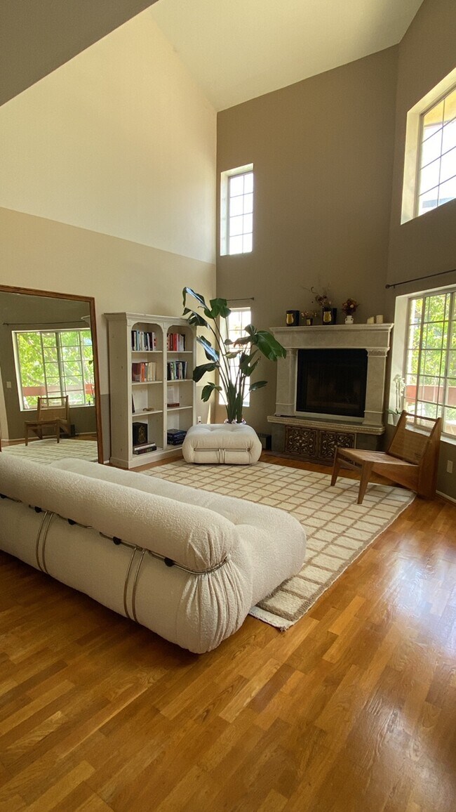 Foto del edificio - 11831 Courtleigh Dr