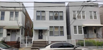 Building Photo - 168 Clendenny Ave