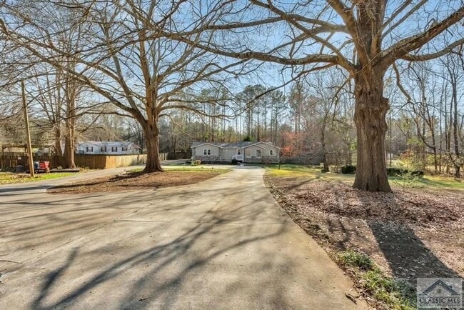 Foto del edificio - 155 Dwight Rd