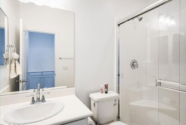 Foto del edificio - Beautifully Modern 3 bedroom Near Southern...