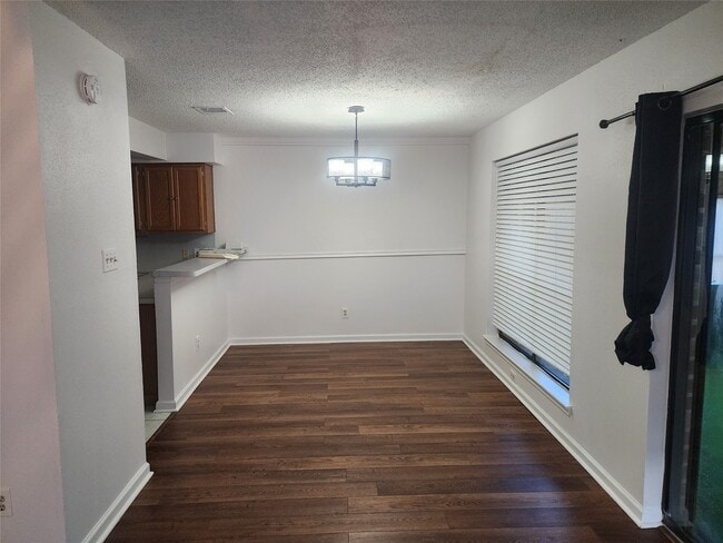 Building Photo - 8239 Viny Ridge Dr