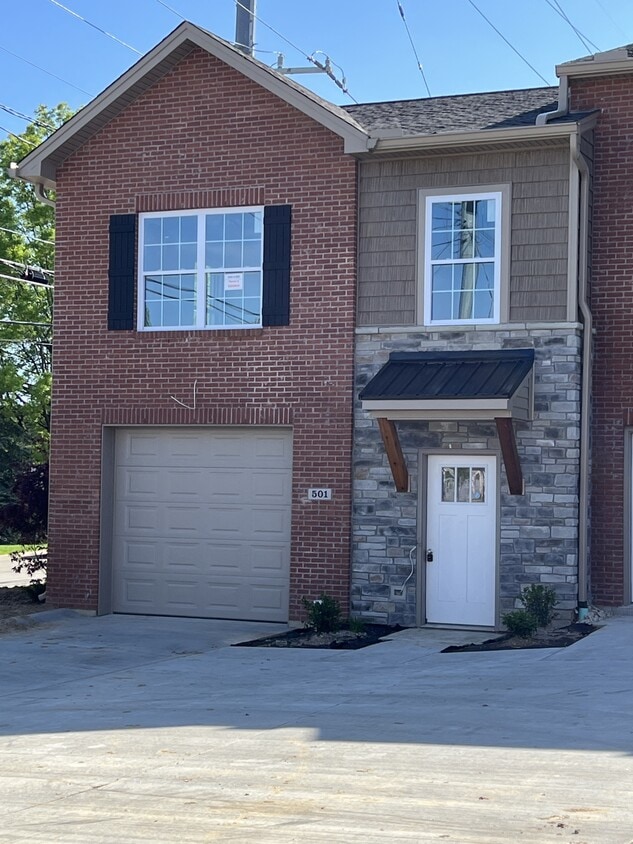 Primary Photo - 501 Station Ct