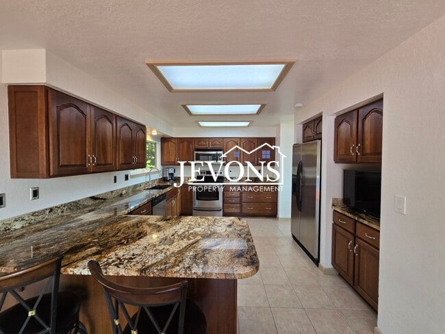 Building Photo - Lovely 3-bedroom home with fully equipped ...
