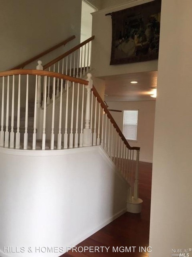 Building Photo - 4 br, 2.5 bath House - 8007 MAMMOTH DRIVE