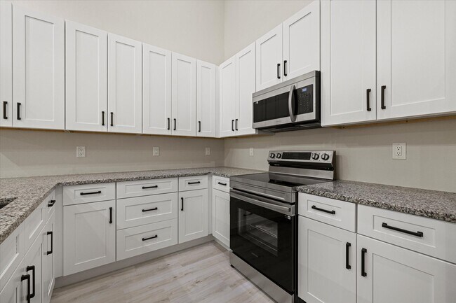 Building Photo - 379 Bowman Terrace