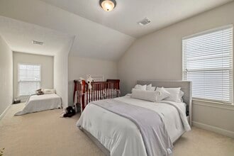 Building Photo - 51 Player Oaks Pl