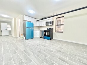 Building Photo - 645 W 160th St