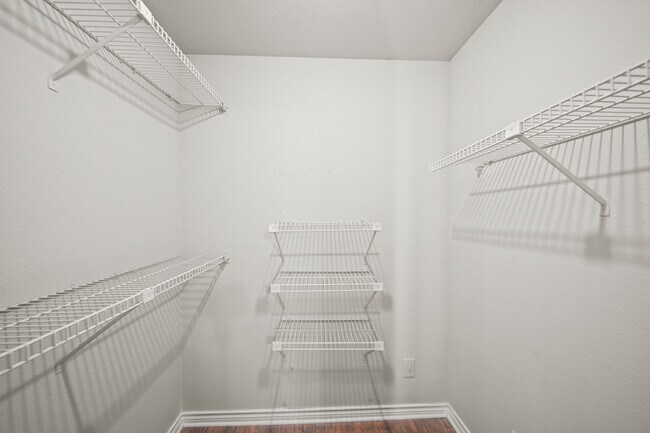 Foto del edificio - 12905 Woodforest Blvd
