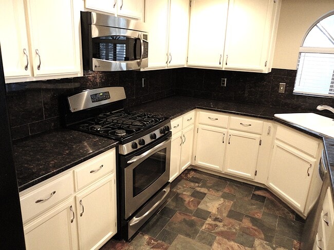 Building Photo - 1474 Lodgepole Dr