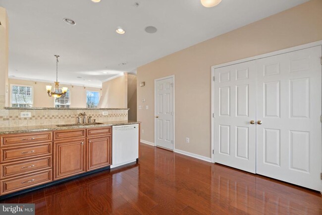 Building Photo - 42812 Smallwood Terrace