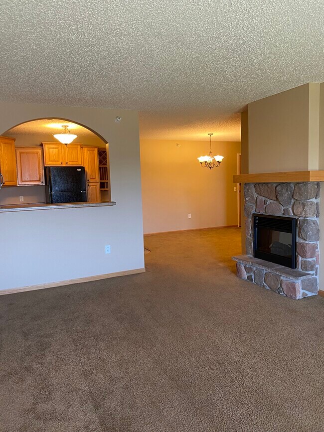 6240 2 habitaciones, 1 baño, chimenea - Kensington