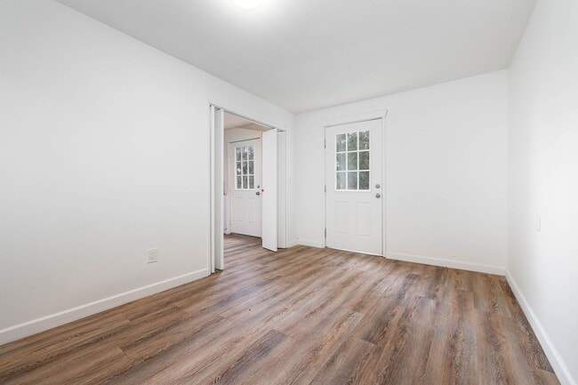 Building Photo - Beautiful renovated studio now available in San Diego!