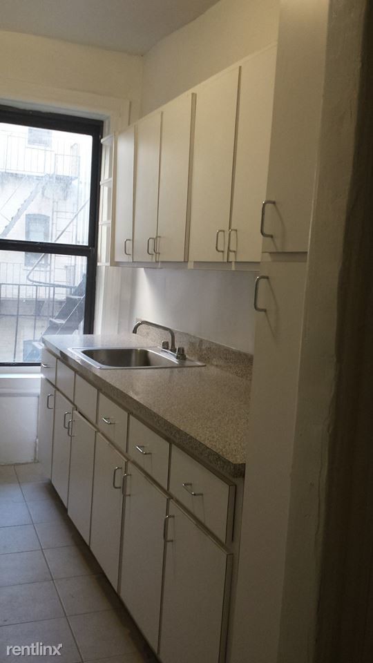 Building Photo - 307 Martense St