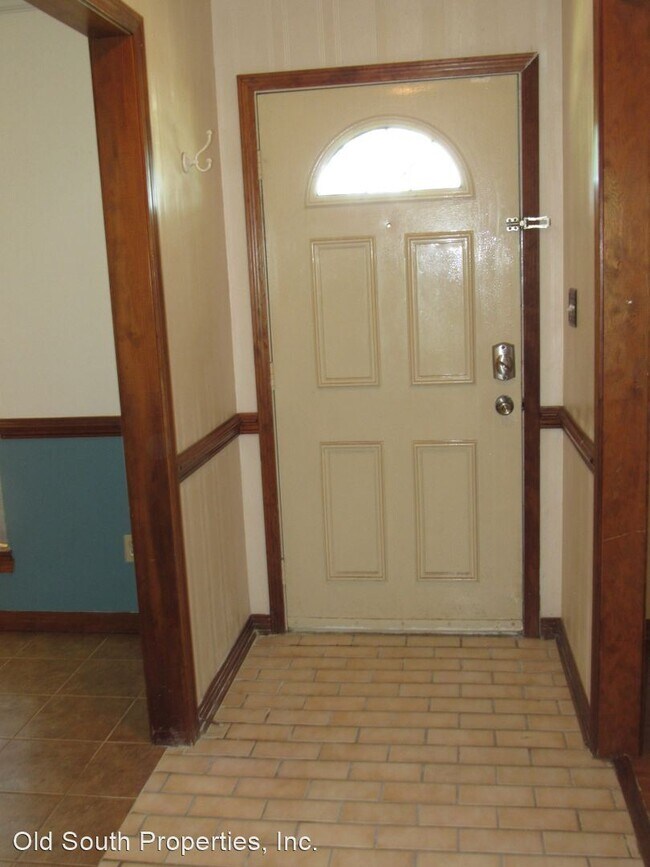 Foto del edificio - 4 br, 3 bath House - 6260 Lake Charlene Drive