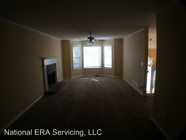 Building Photo - 325 River Trace Dr