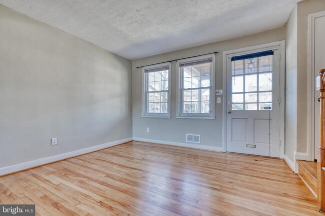 Building Photo - 8331 Kendale Rd