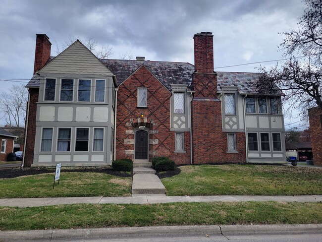 Building Photo - 1995 Tewksbury Rd