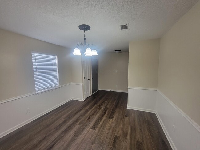 Building Photo - 2640 Teakwood Dr