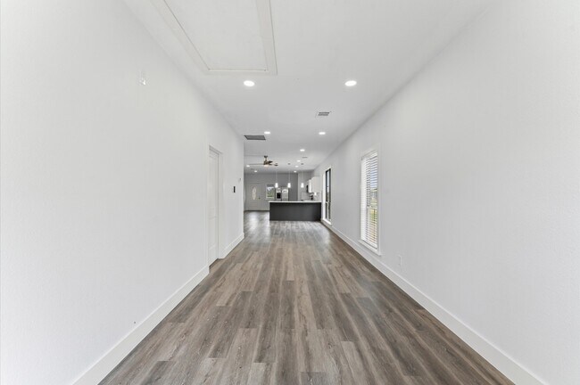 Foto del edificio - 365 Rd 5605