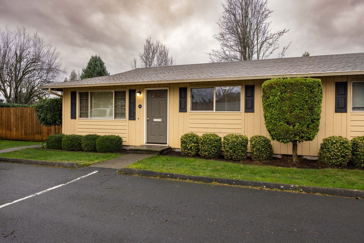 Primary Photo - Two bedroom one level condo in Washougal.