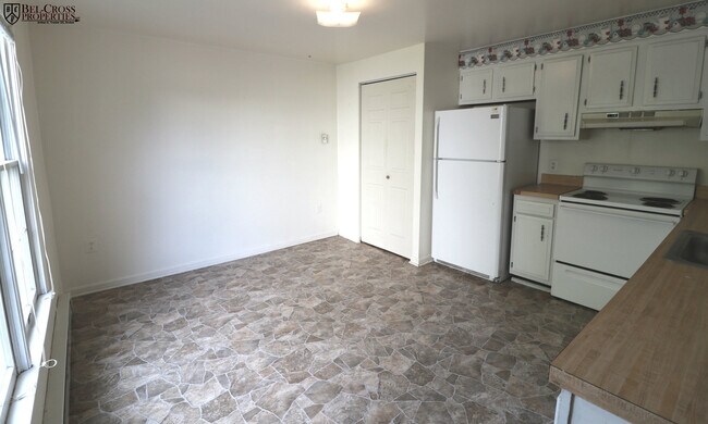 Foto del edificio - 1107-1111 Burns Ave