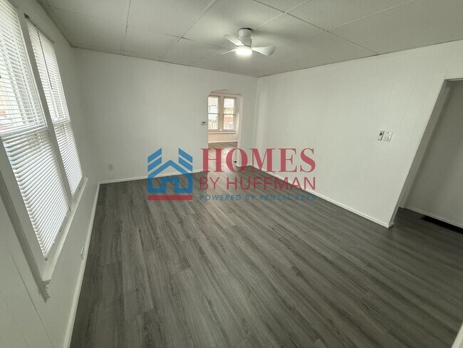 Building Photo - 427 Enlow Ave